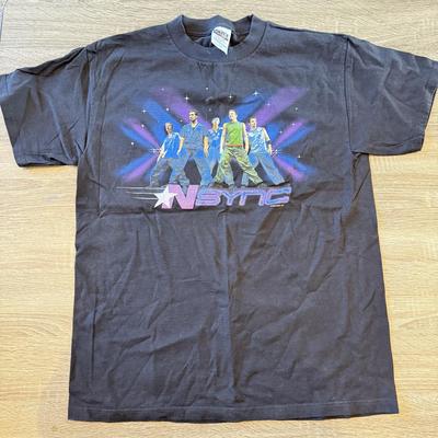 LOT 116A: 2000 *NSYNC Zeeks Glitter T-Shirt (Large)