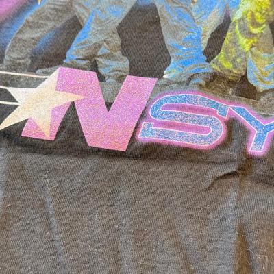 LOT 116A: 2000 *NSYNC Zeeks Glitter T-Shirt (Large)