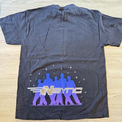 LOT 116A: 2000 *NSYNC Zeeks Glitter T-Shirt (Large)