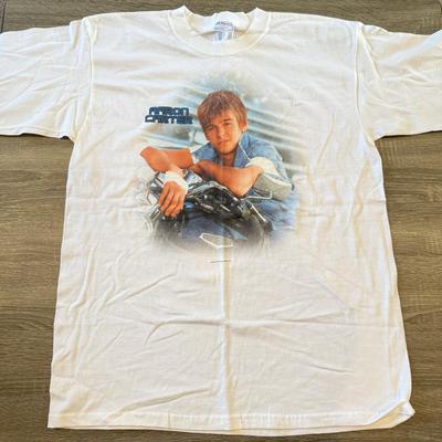 LOT 117A: 2002 Aaron Carter T-Shirt (Large)