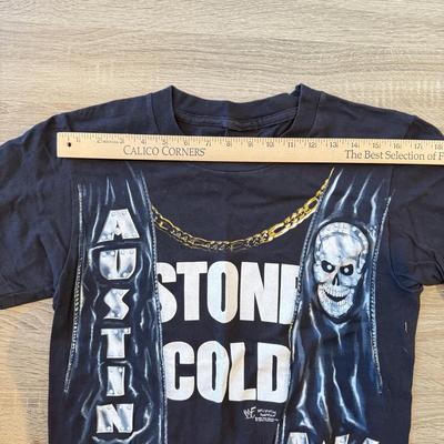 LOT 120A: 1998 WWF Stone Cold Steve Austin Vest T-Shirt