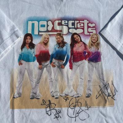 LOT 122A: Vintage Y2K Backstreet Boys & Signed No Secrets Tour T Shirts