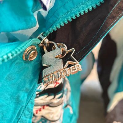 LOT 144A: Early 2000s MLB Florida Marlins Starter Jacket (Small)