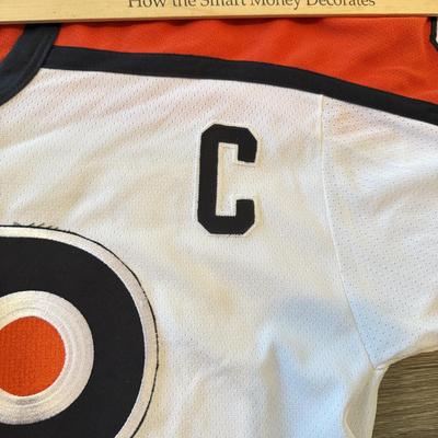 LOT 145A: 2000s NHL Philadelphia Flyers #88 Eric Lindros CCM Hockey Jersey w/ UnIDed Signatures