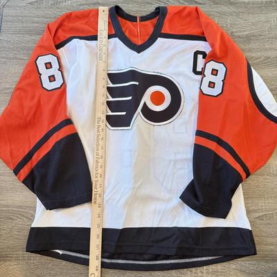 LOT 145A: 2000s NHL Philadelphia Flyers #88 Eric Lindros CCM Hockey Jersey w/ UnIDed Signatures