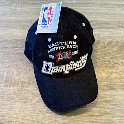LOT 152A: NBA Hats: Chicago Bulls & NWT 76ers