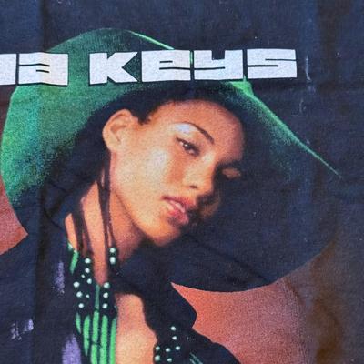 LOT 153A: 2002 Alicia Keys Tour T-Shirt (XL) & Songs in A Minor CD