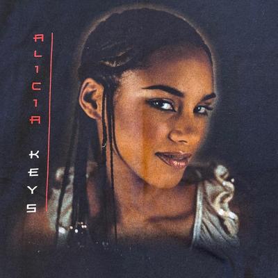 LOT 154A: 2002 Alicia Keys World Tour T-shirt (XL) w/ CDs: NIP As I Am & The Diary of Alicia Keys