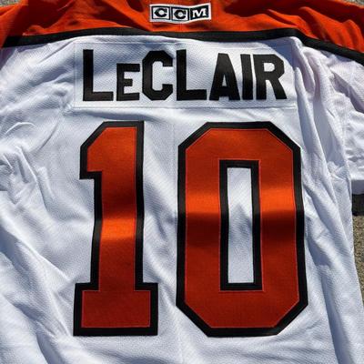 LOT 160A: NHL Philadelphia Flyers John Leclair CCM Hockey Jersey (XL)
