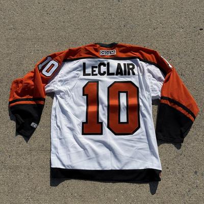 LOT 160A: NHL Philadelphia Flyers John Leclair CCM Hockey Jersey (XL)