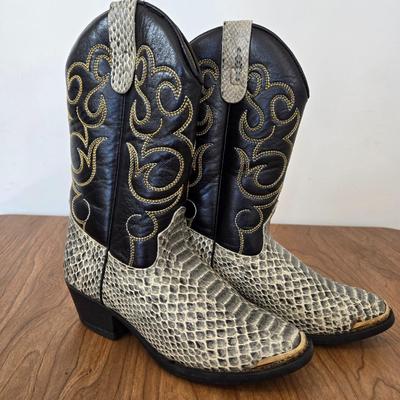 LOT 162A: Boys Cowboy Boots