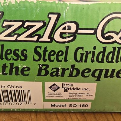 LOT 166A: Table Top BBQ Grill & Sizzle Q BBQ Griddle New in Box