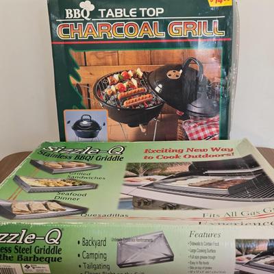 LOT 166A: Table Top BBQ Grill & Sizzle Q BBQ Griddle New in Box