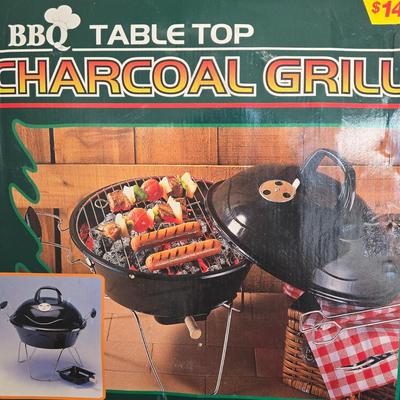 LOT 166A: Table Top BBQ Grill & Sizzle Q BBQ Griddle New in Box