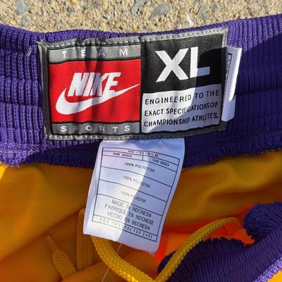 LOT 183A: NWT Nike NBA Los Angeles Lakers Sweatpants (XL)
