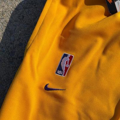 LOT 183A: NWT Nike NBA Los Angeles Lakers Sweatpants (XL)
