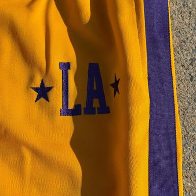 LOT 183A: NWT Nike NBA Los Angeles Lakers Sweatpants (XL)