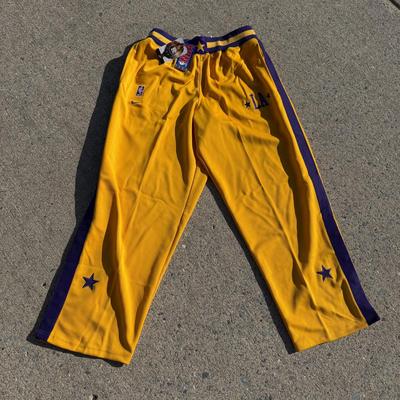 LOT 183A: NWT Nike NBA Los Angeles Lakers Sweatpants (XL)
