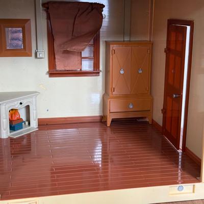 LOT 200A: 2001 Room by Room Modular Electronic Dollhouse w/ Accessories