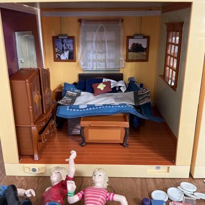 LOT 200A: 2001 Room by Room Modular Electronic Dollhouse w/ Accessories