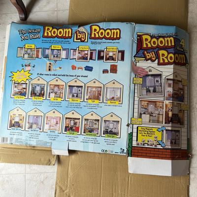 LOT 200A: 2001 Room by Room Modular Electronic Dollhouse w/ Accessories