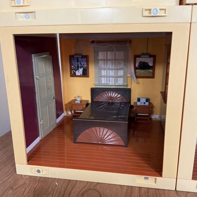 LOT 200A: 2001 Room by Room Modular Electronic Dollhouse w/ Accessories