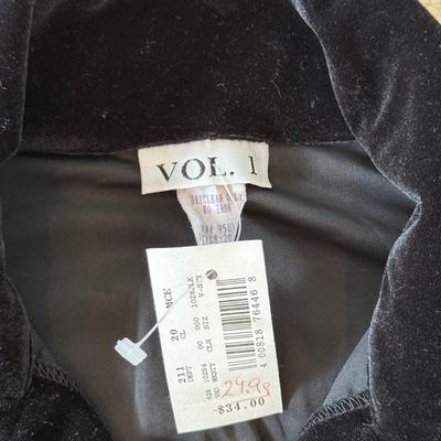 LOT 206A: NWT Petite Women's / Juniors Summer Clothing: Pink Panther Tank, Tommy Jeans Shirts & More