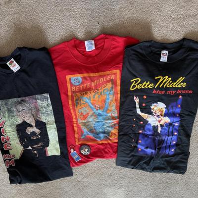 LOT 208A: Bette Midler T-Shirts & More: Kiss My Brass Tour
