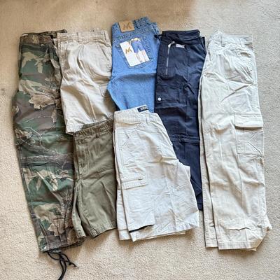 LOT 218B: NWT Member's Mark Relzxed Fit Denim Jean Shorts (36) & Cargo Pants / Shorts: Silvertab, Calvin Klein, Northwest...