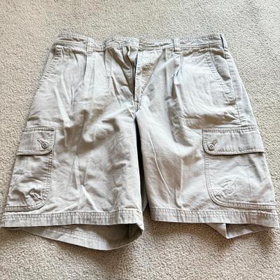 LOT 218B: NWT Member's Mark Relzxed Fit Denim Jean Shorts (36) & Cargo Pants / Shorts: Silvertab, Calvin Klein, Northwest...
