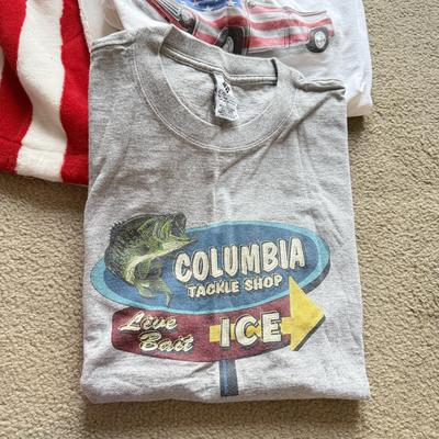 LOT 221B: Patriotic USA Clothing Collection: Zip Fleece, T-Shirts & Beanie