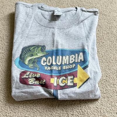 LOT 221B: Patriotic USA Clothing Collection: Zip Fleece, T-Shirts & Beanie