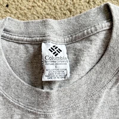 LOT 221B: Patriotic USA Clothing Collection: Zip Fleece, T-Shirts & Beanie