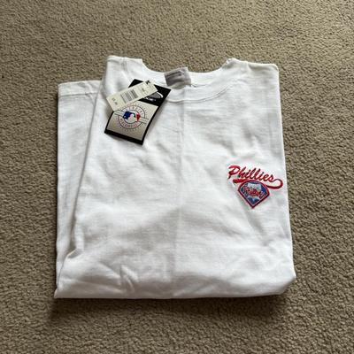 LOT 224L: MLB Philadelphia Phillies Fandom Collection: NWT Windbreaker (XL), #25 Jim Thome True Fan Jersey (L), T-Shirts, Hat & Car...