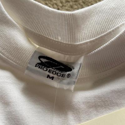 LOT 224L: MLB Philadelphia Phillies Fandom Collection: NWT Windbreaker (XL), #25 Jim Thome True Fan Jersey (L), T-Shirts, Hat & Car...