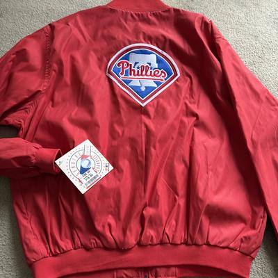 LOT 224L: MLB Philadelphia Phillies Fandom Collection: NWT Windbreaker (XL), #25 Jim Thome True Fan Jersey (L), T-Shirts, Hat & Car...