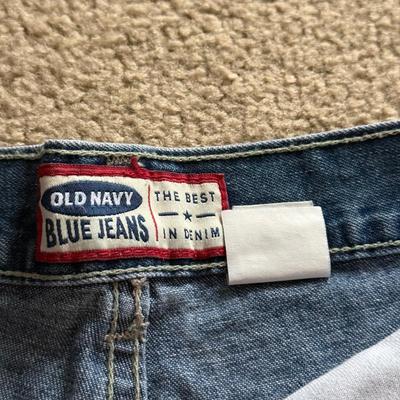 LOT 225L: Summer Y2K Fashion: Guess Jeans Shirts & Shorts