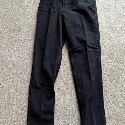 LOT 226L: Collection of Women's Levi Strauss Jeans (Sizes 7-10)