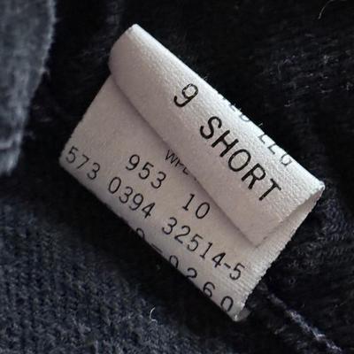 LOT 226L: Collection of Women's Levi Strauss Jeans (Sizes 7-10)