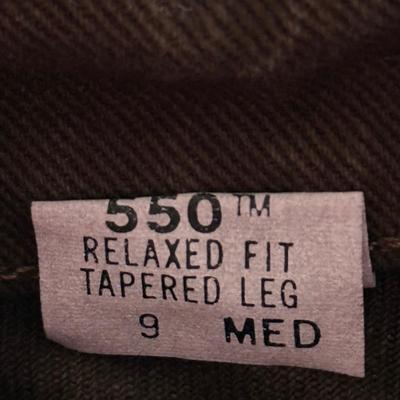 LOT 226L: Collection of Women's Levi Strauss Jeans (Sizes 7-10)