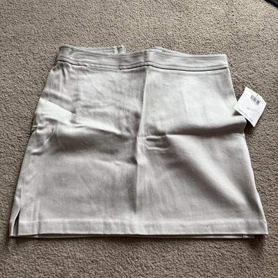 LOT 227L: NWT Dickies Shorts (6) w/ Petite / Teen Guess Jeans Brand Pants, Shorts & Skirt