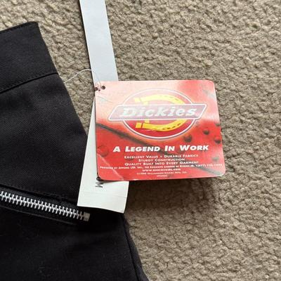 LOT 227L: NWT Dickies Shorts (6) w/ Petite / Teen Guess Jeans Brand Pants, Shorts & Skirt