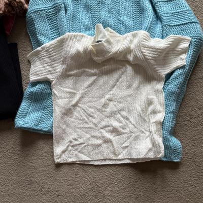 LOT 229L: Collection of NWT Juniors / Petite Women's Sweaters incl. Calvin Klein