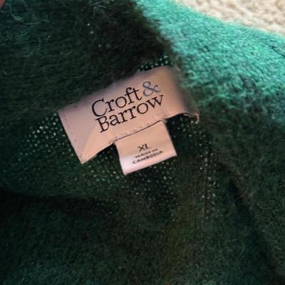 LOT 229L: Collection of NWT Juniors / Petite Women's Sweaters incl. Calvin Klein