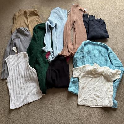 LOT 229L: Collection of NWT Juniors / Petite Women's Sweaters incl. Calvin Klein