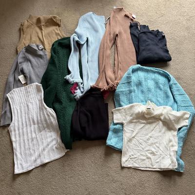 LOT 229L: Collection of NWT Juniors / Petite Women's Sweaters incl. Calvin Klein