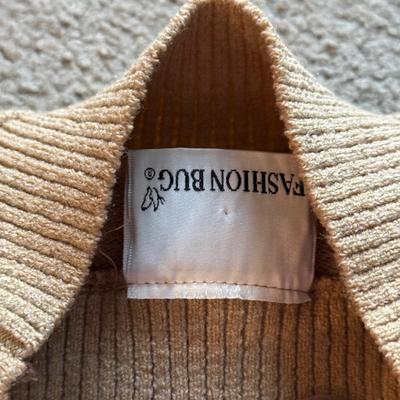 LOT 229L: Collection of NWT Juniors / Petite Women's Sweaters incl. Calvin Klein