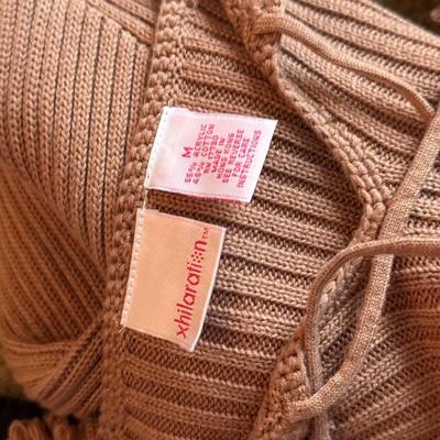 LOT 229L: Collection of NWT Juniors / Petite Women's Sweaters incl. Calvin Klein