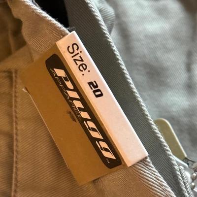 LOT 231L: NWT Cargo Pants: Plugg Size 20