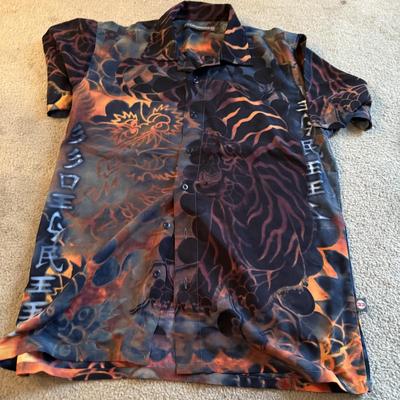 LOT 232L: Funky Shirts w/ Cool Prints & Patterns